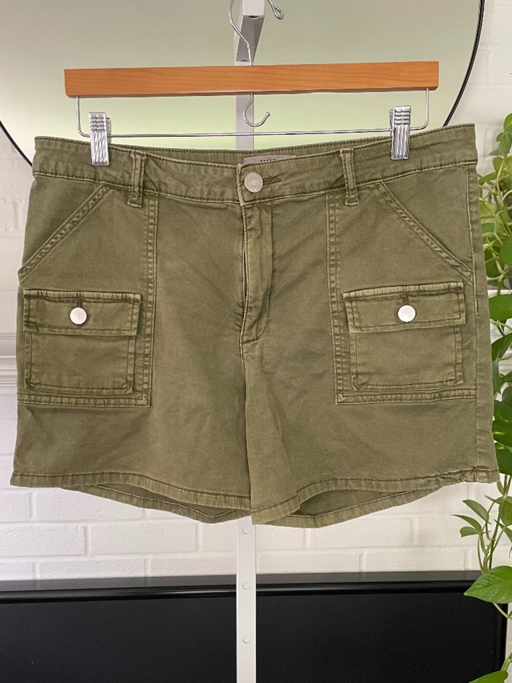 KUT from the Kloth Jane Utility Shorts 4"